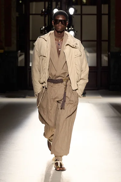 Look 7